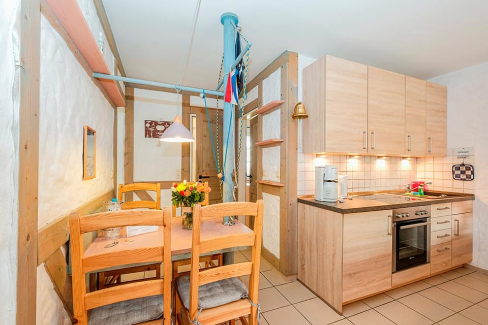 Bunte Villa, Whg Kajüte Apartment in Prerow
