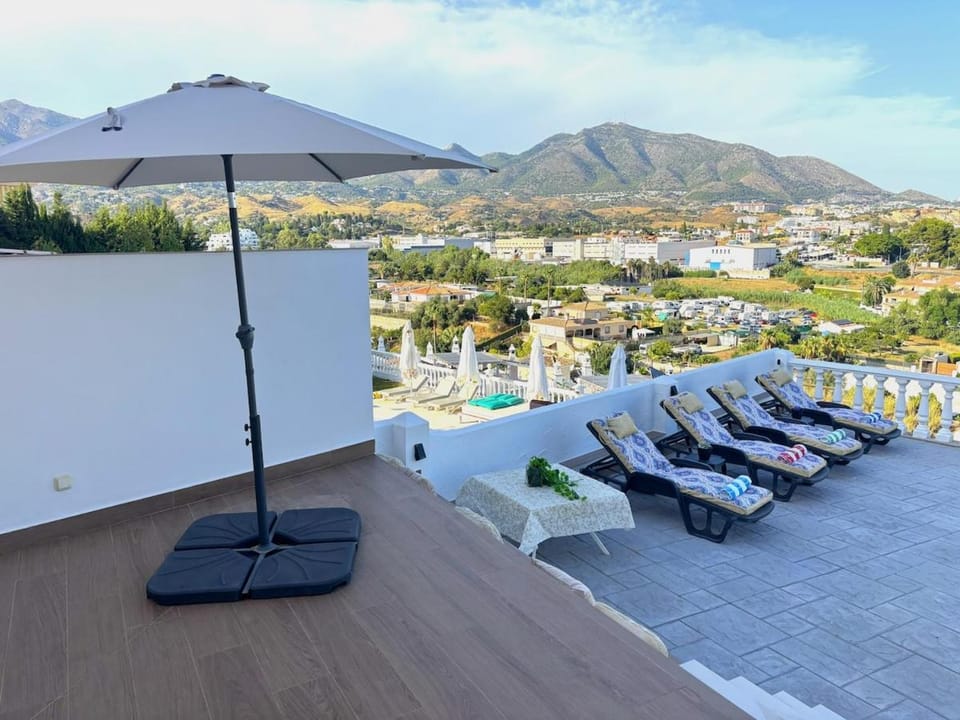 Evans Realty DJ - Villa Lujo&Parking&Terraza&BBQ Villa in Fuengirola