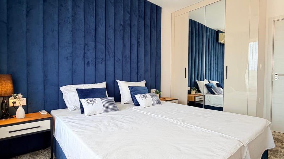 Bedroom, wardrobe