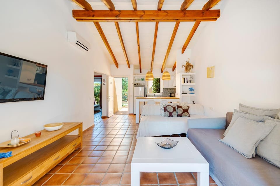 TV and multimedia, Living room, Photo of the whole room, Dining area, kitchen, air conditioner