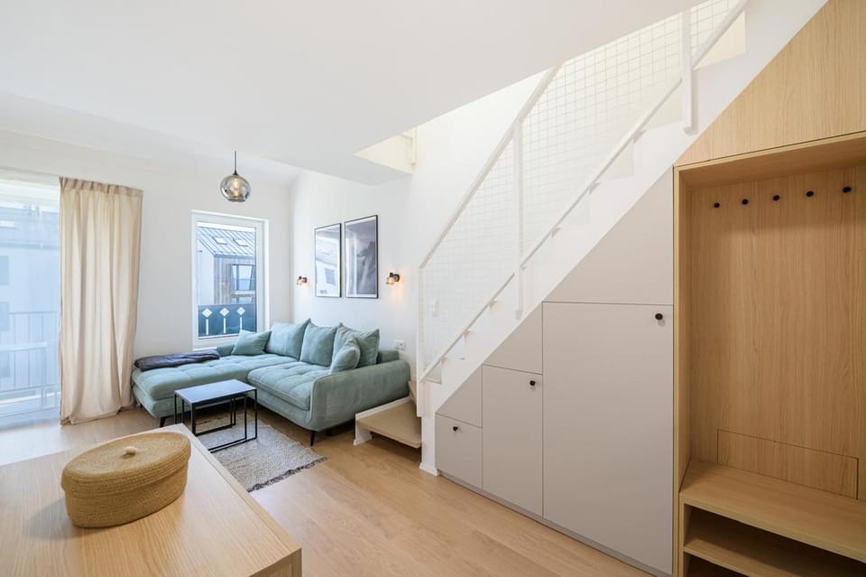 Photo of the whole room, Seating area, wardrobe