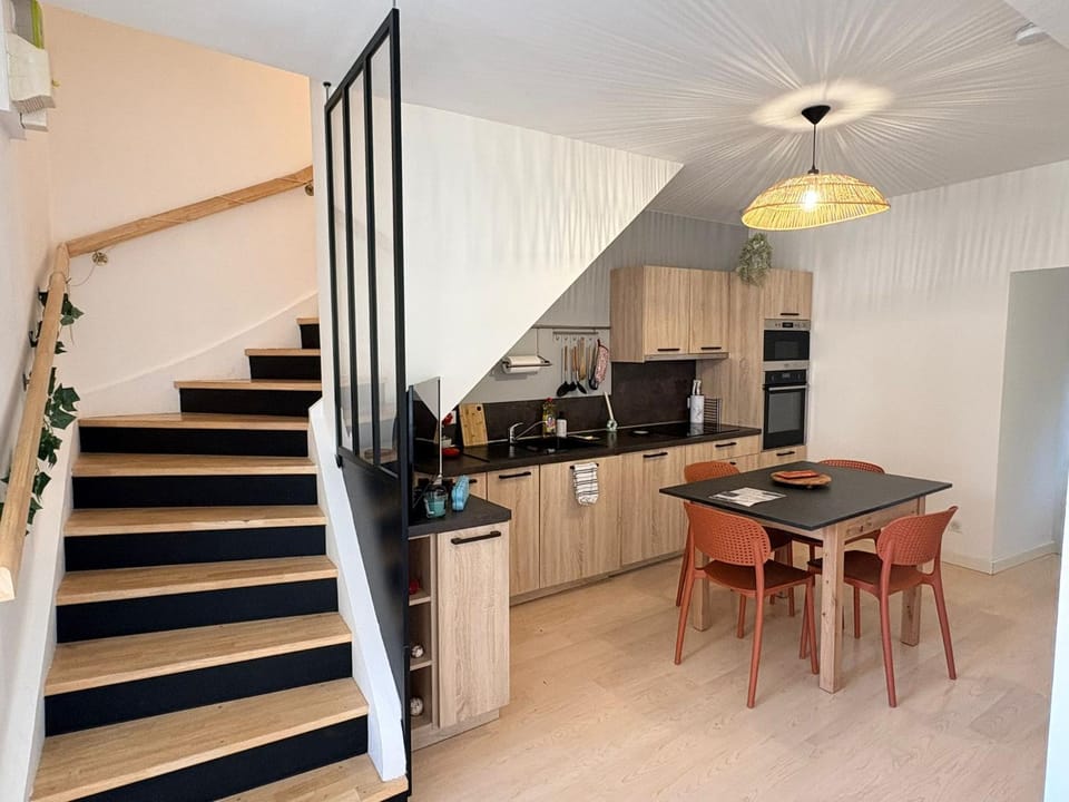 Dining area, Communal kitchen