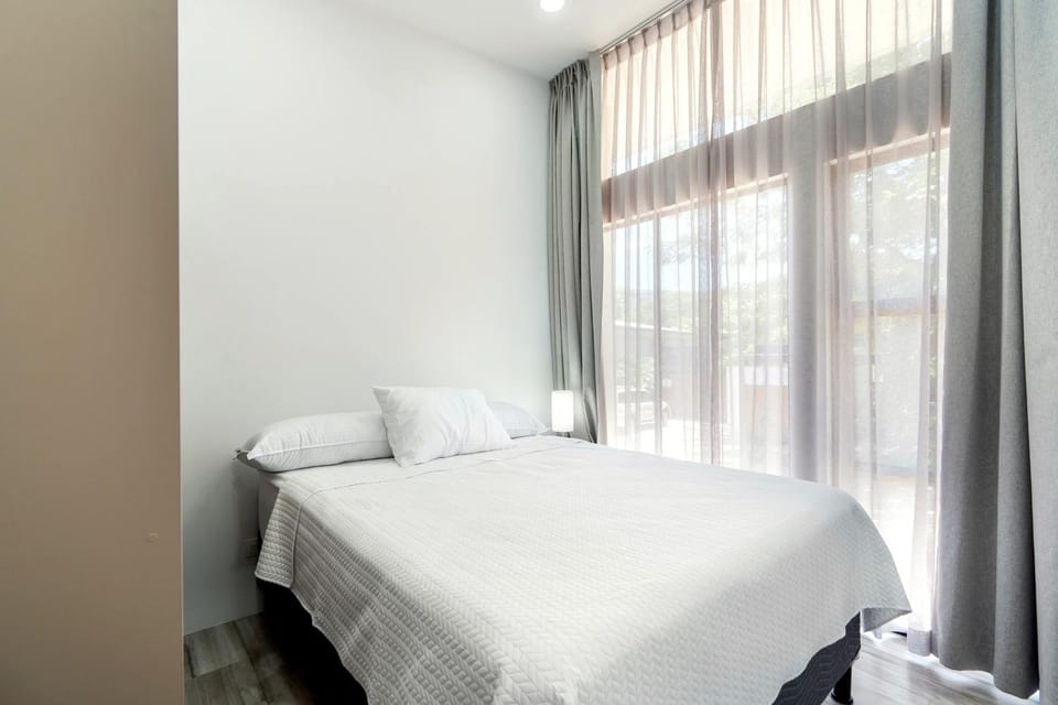Casa Margarita Apt 2BR w Plunge Pool, Tamarindo Apartment hotel in Playa Langosta