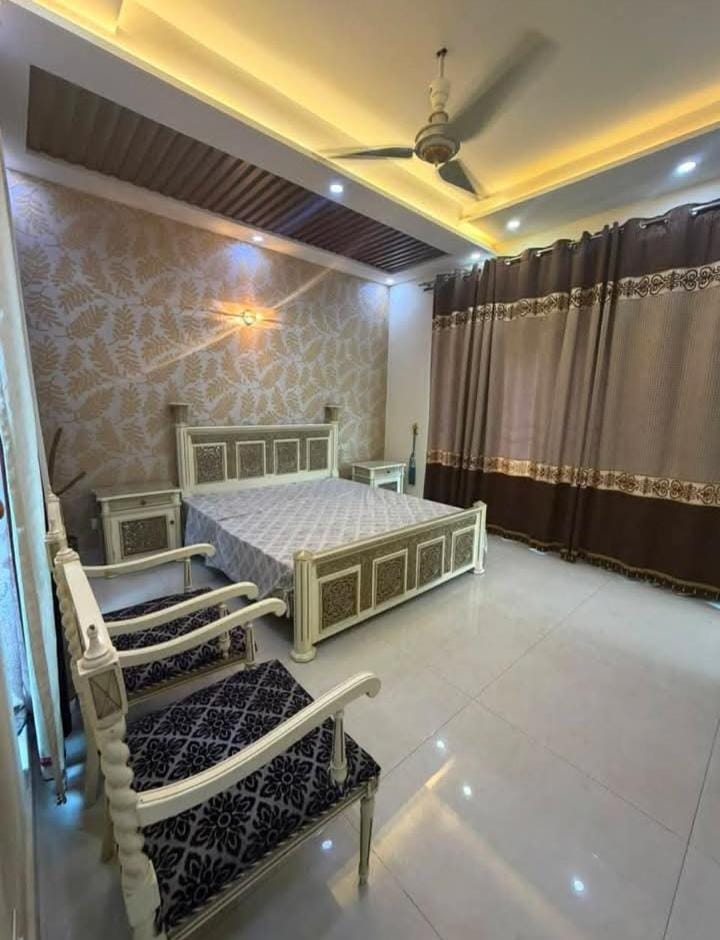 Furnished Rooms near PKLI, Airport, Defence Raya - DHA Lahore Bed and Breakfast in Lahore