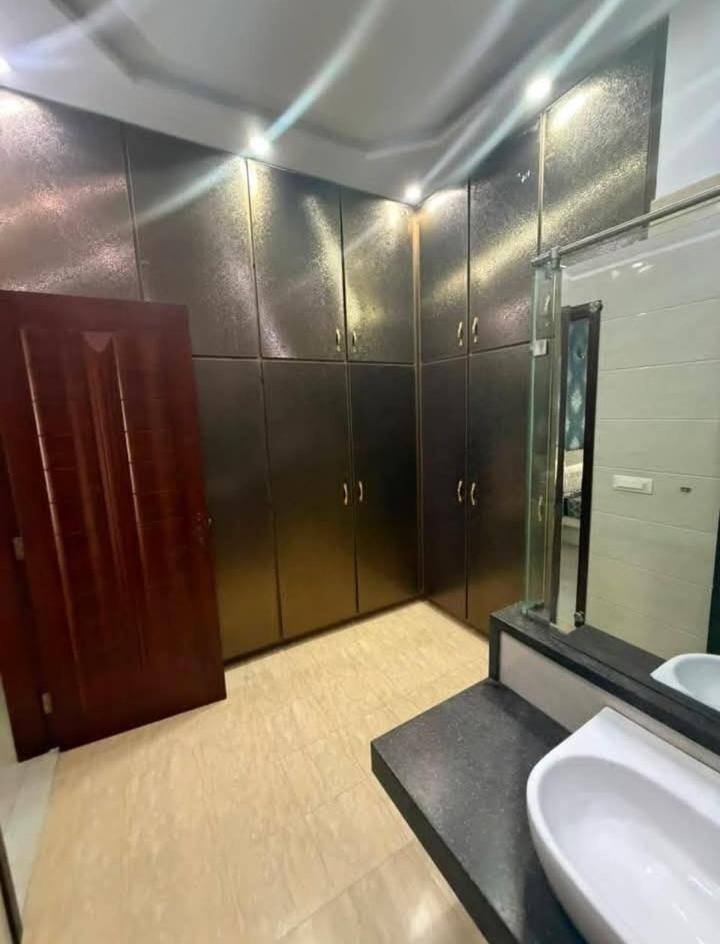 Furnished Rooms near PKLI, Airport, Defence Raya - DHA Lahore Bed and Breakfast in Lahore