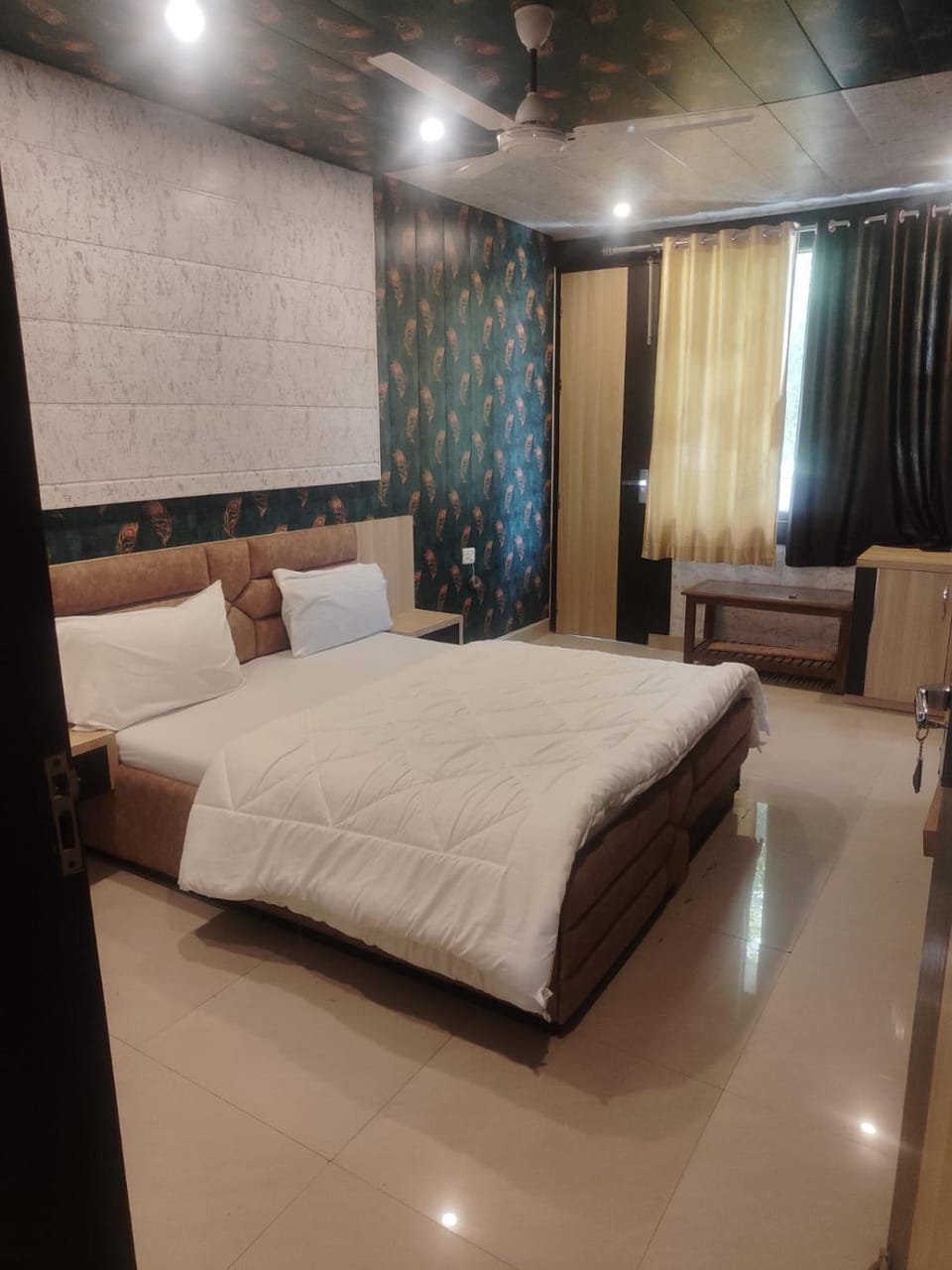 Sameer hotel kaichi dham Hotel in Uttarakhand