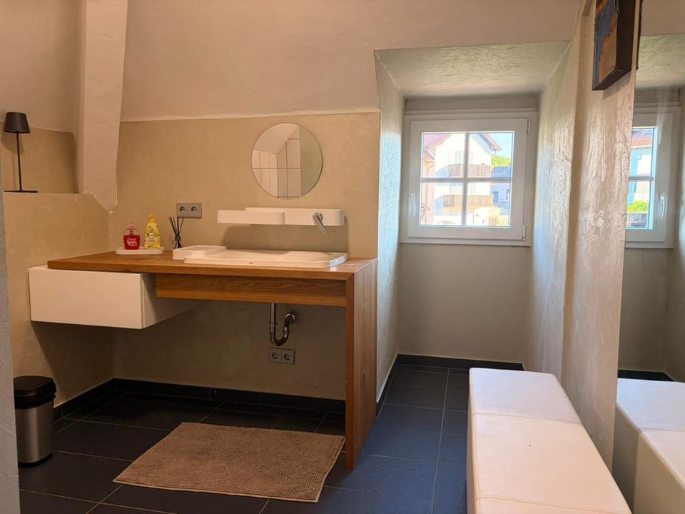Ferienhaus am Trollbach - Parkplatz - WiFi - Küche - Netflix - Freistehendes Haus House in Mainz-Bingen