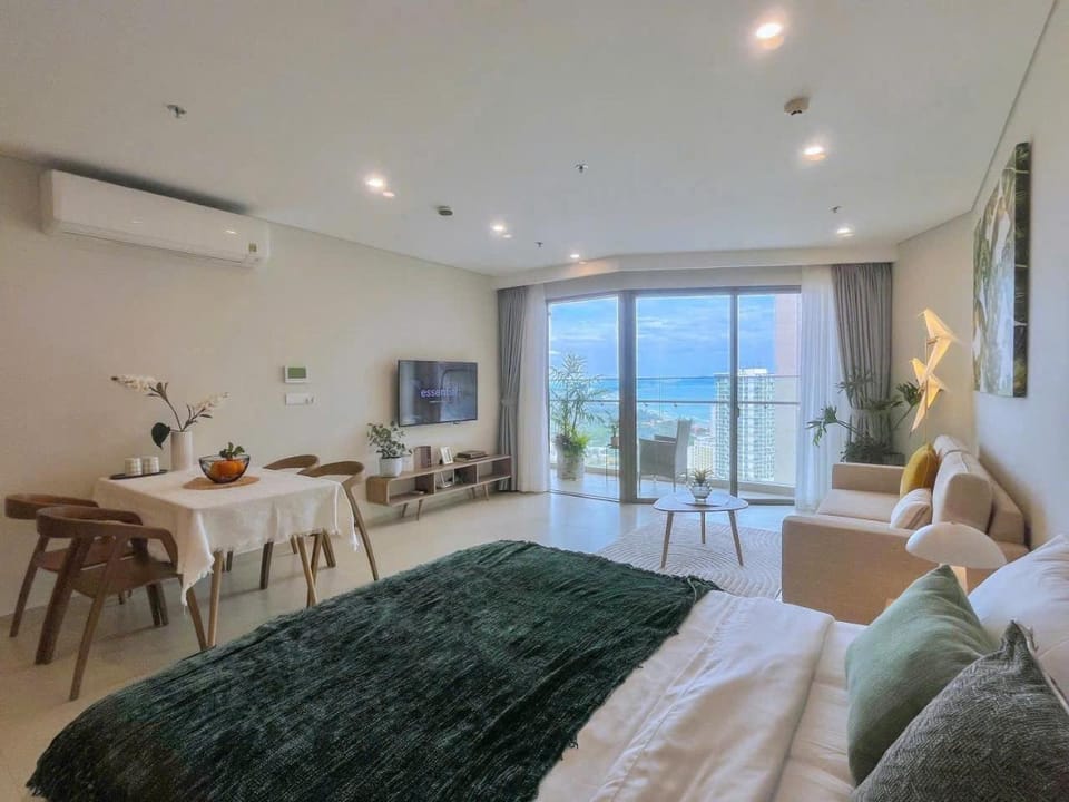 Natural landscape, TV and multimedia, Living room, Bedroom, air conditioner