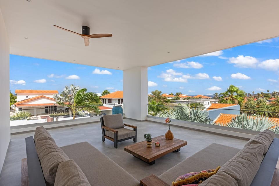 View (from property/room), Balcony/Terrace, Seating area