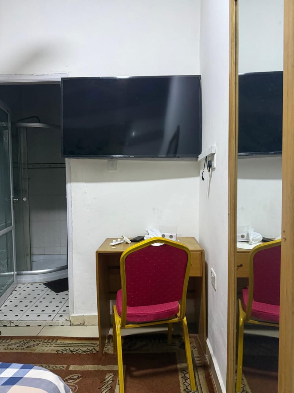Communal lounge/ TV room, TV and multimedia, Living room, Seating area, Evening entertainment