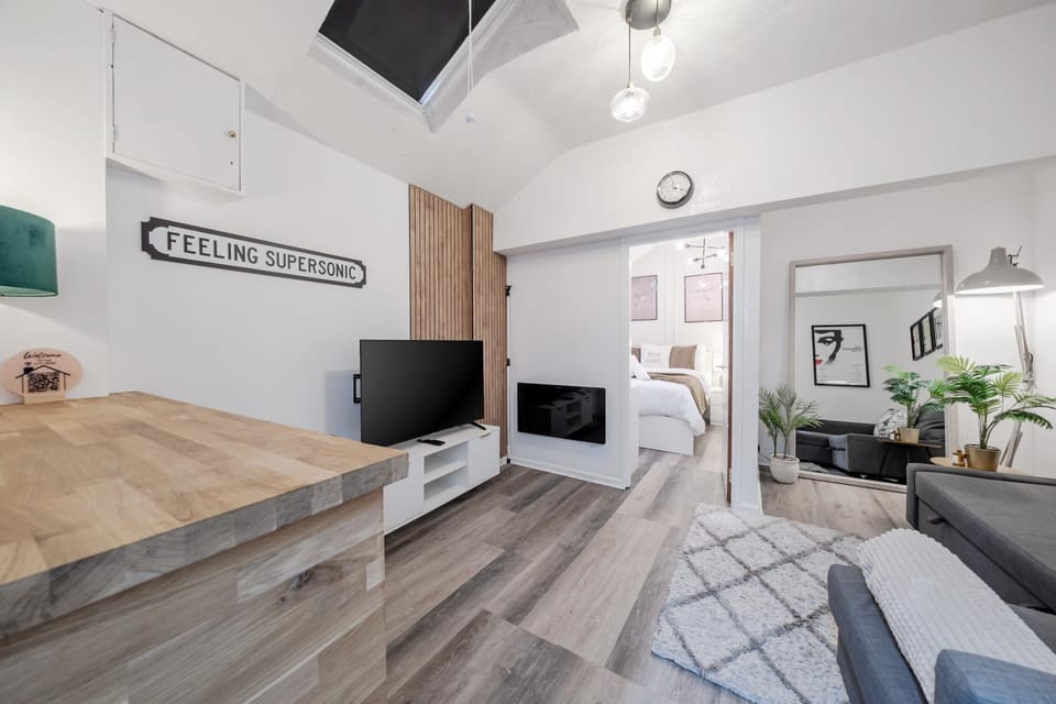 TV and multimedia, Seating area