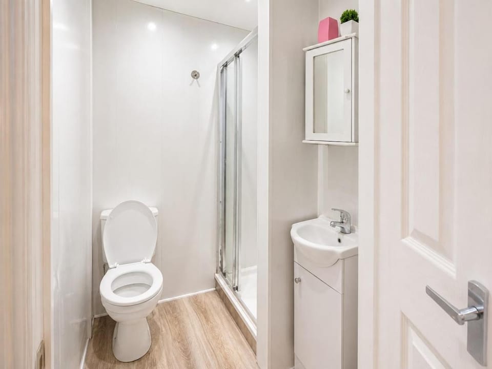 Modern Studio Escape Private Kitchen & Ensuite Apartment in Preston