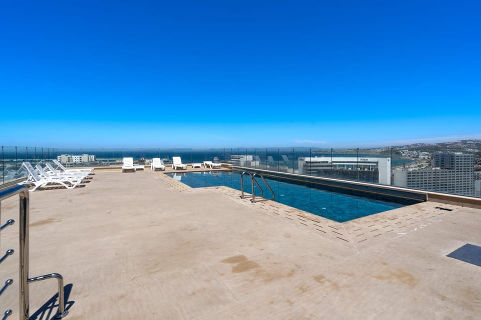 Day, Pool view, Swimming pool, sunbed