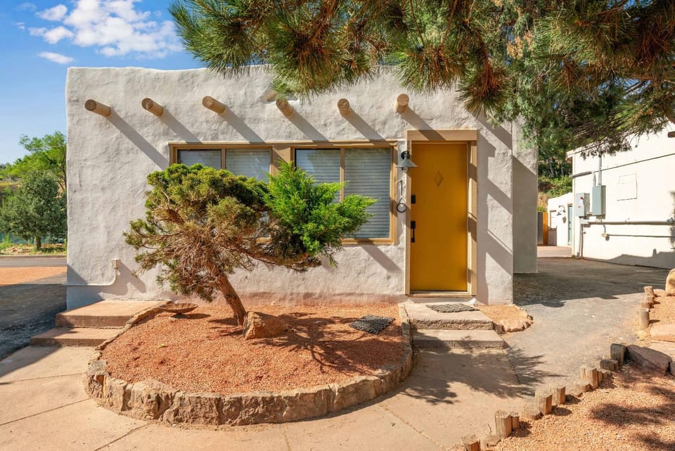 Charming 1BR in Manitou Springs Walk Downtown House in Manitou Springs