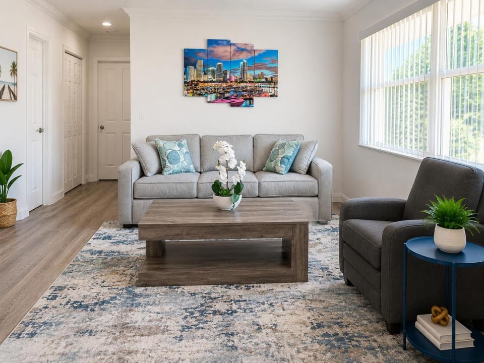 Comfy 4 Beds Walk Hard Rock Stadium Free Parking House in Miami Gardens