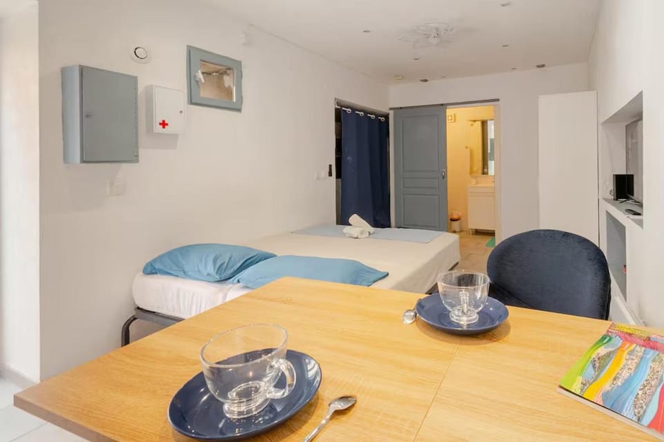 Living room, Bedroom, kitchen
