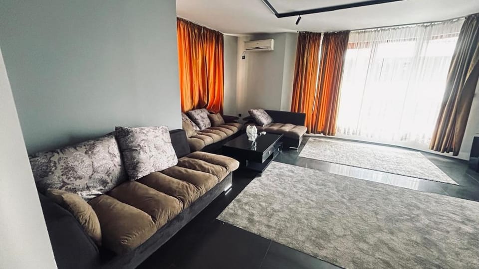 Bohemian 2 - Fast Wi-Fi, AC, Balconies Apartment in Plovdiv