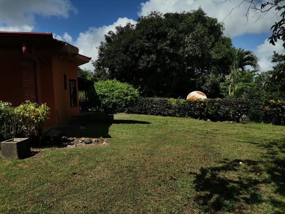 Casa Corteza Amarilla in La Ceiba, Orotina House in Alajuela Province