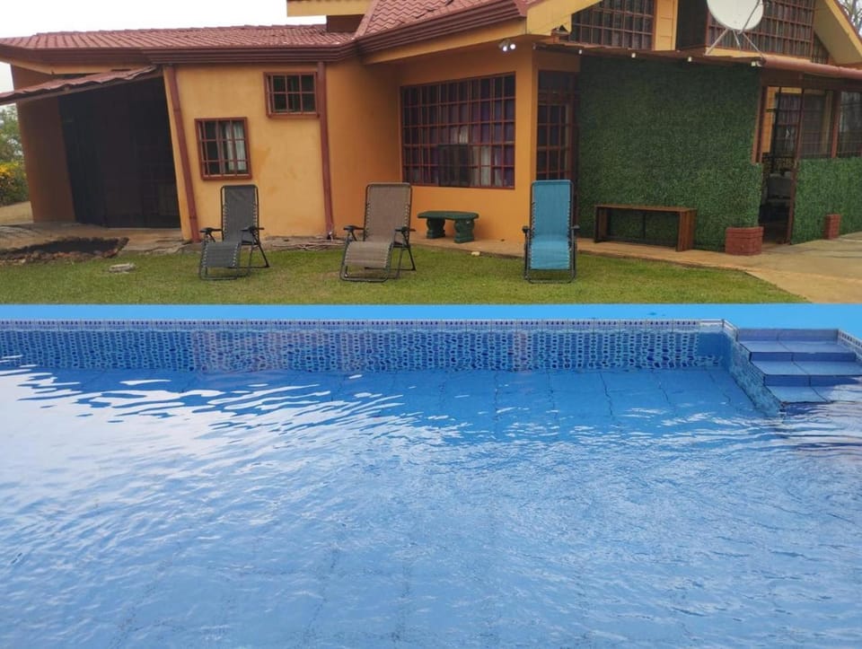Casa Corteza Amarilla in La Ceiba, Orotina House in Alajuela Province