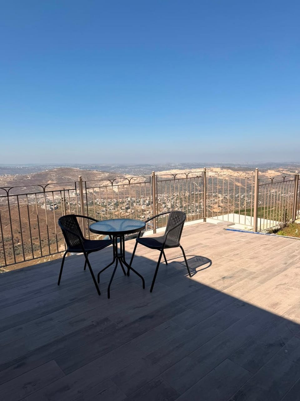 וילה על ההר Villa in South District