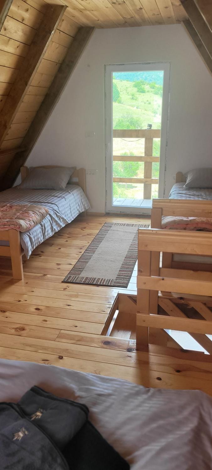 Zvuk Tisine Country House in Montenegro