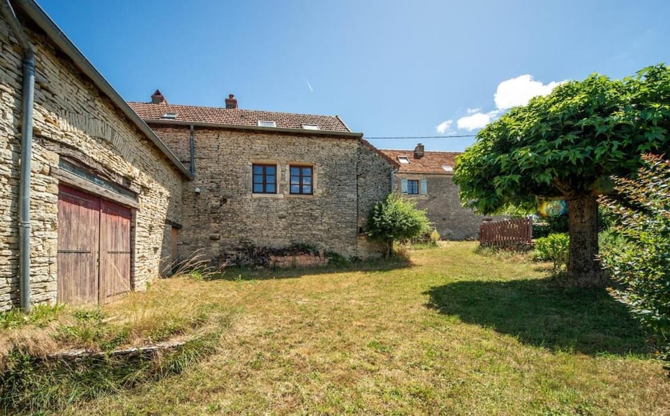 Le Mont Gigi Maison en pierre terrasse vue House in Bourgogne-Franche-Comté
