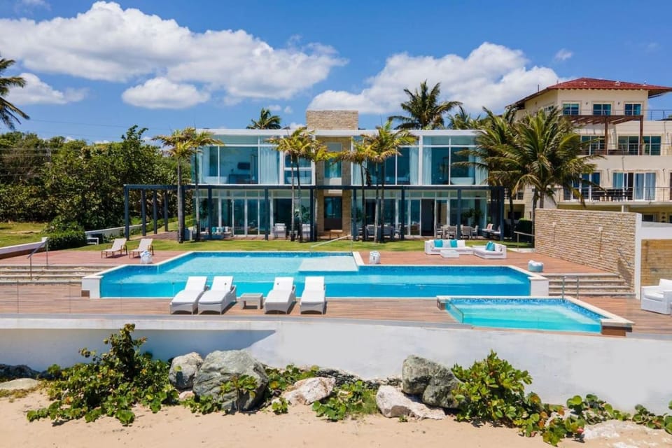 Property building, Garden, Pool view, Swimming pool, sunbed