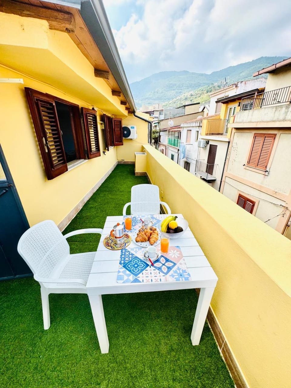 Property building, Balcony/Terrace, Breakfast