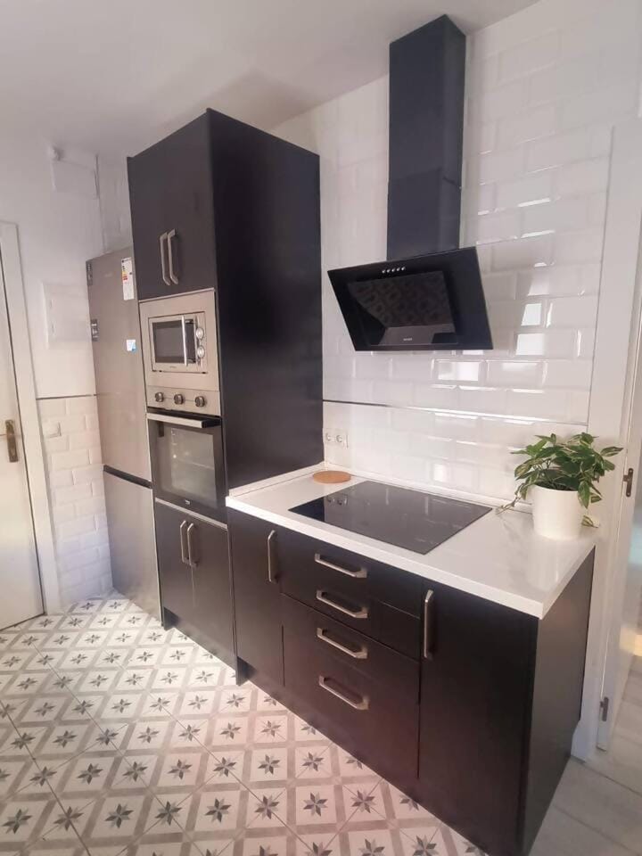 Bright 1-Bedroom with Ensuite in Puerta del Ángel Apartment in Madrid