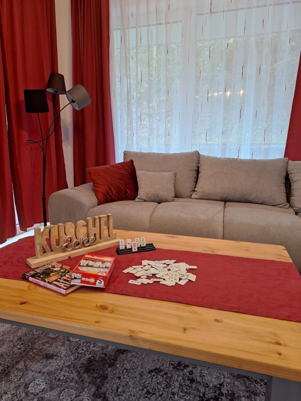 Living room, Seating area