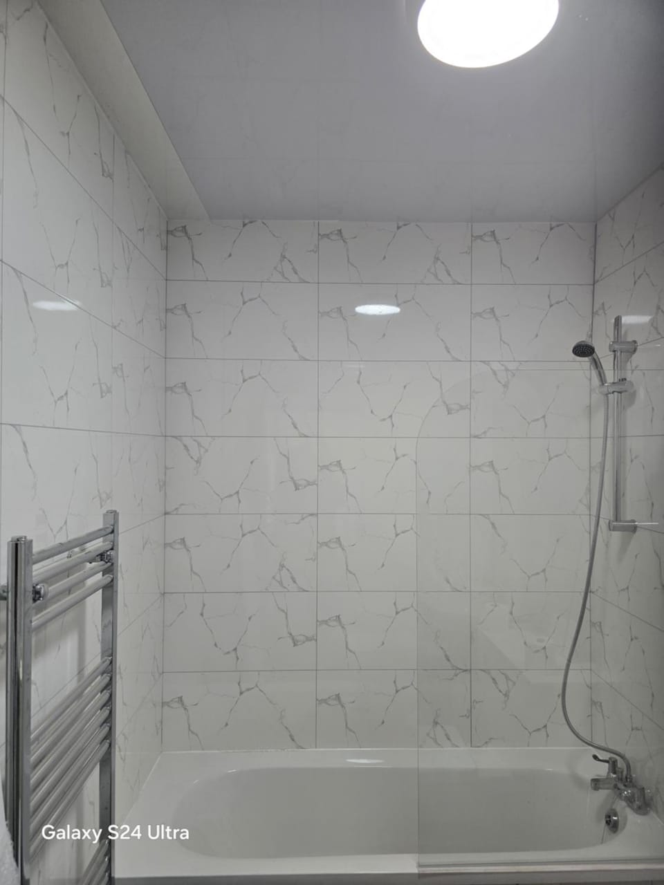 J & T Property Bed and Breakfast in Grimsby