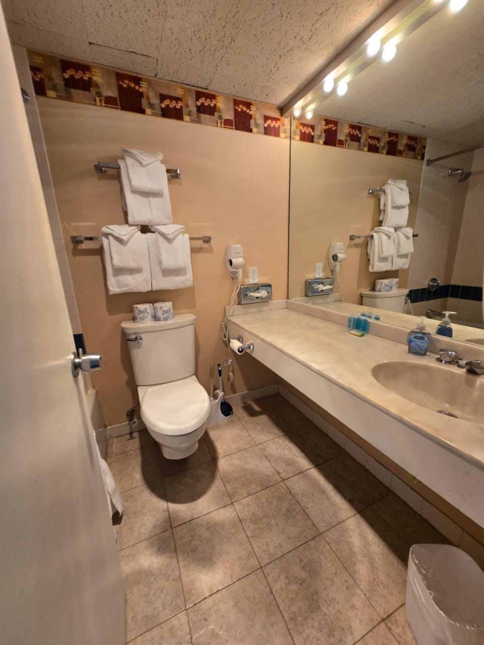 2 Bedroom Cedar Lodge Condo with Loft Apartment in Laconia