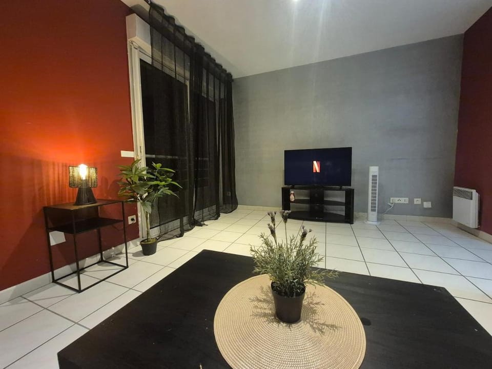 Large, spacious, fully equipped 4P - 2bedroom apartment - parking Apartment in Toulouse