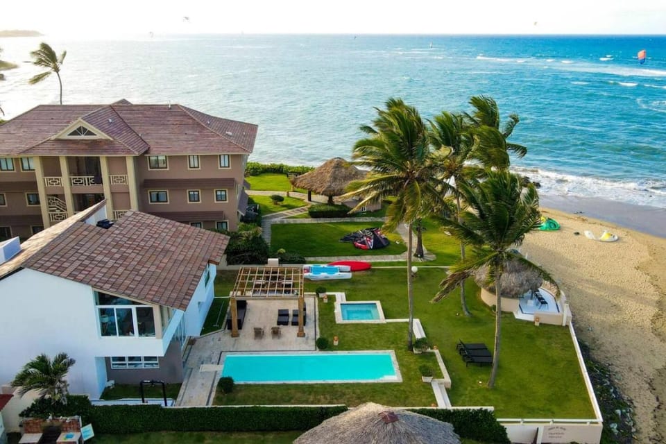 Property building, Bird's eye view, Garden, Beach, Sea view, Swimming pool