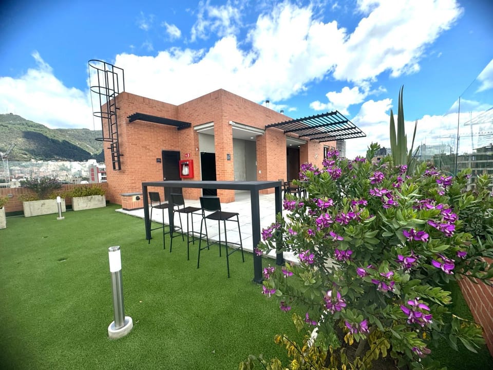 Maravilloso apto con balcón parque de la 93 Apartment in Bogota