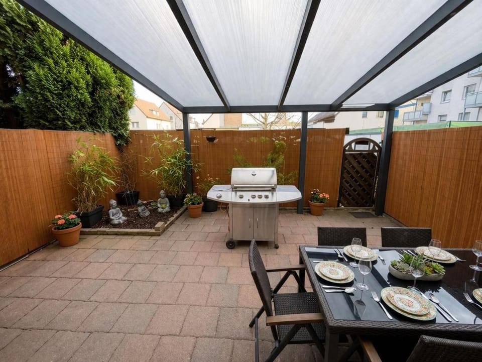 Patio, BBQ facilities, Balcony/Terrace, Seating area
