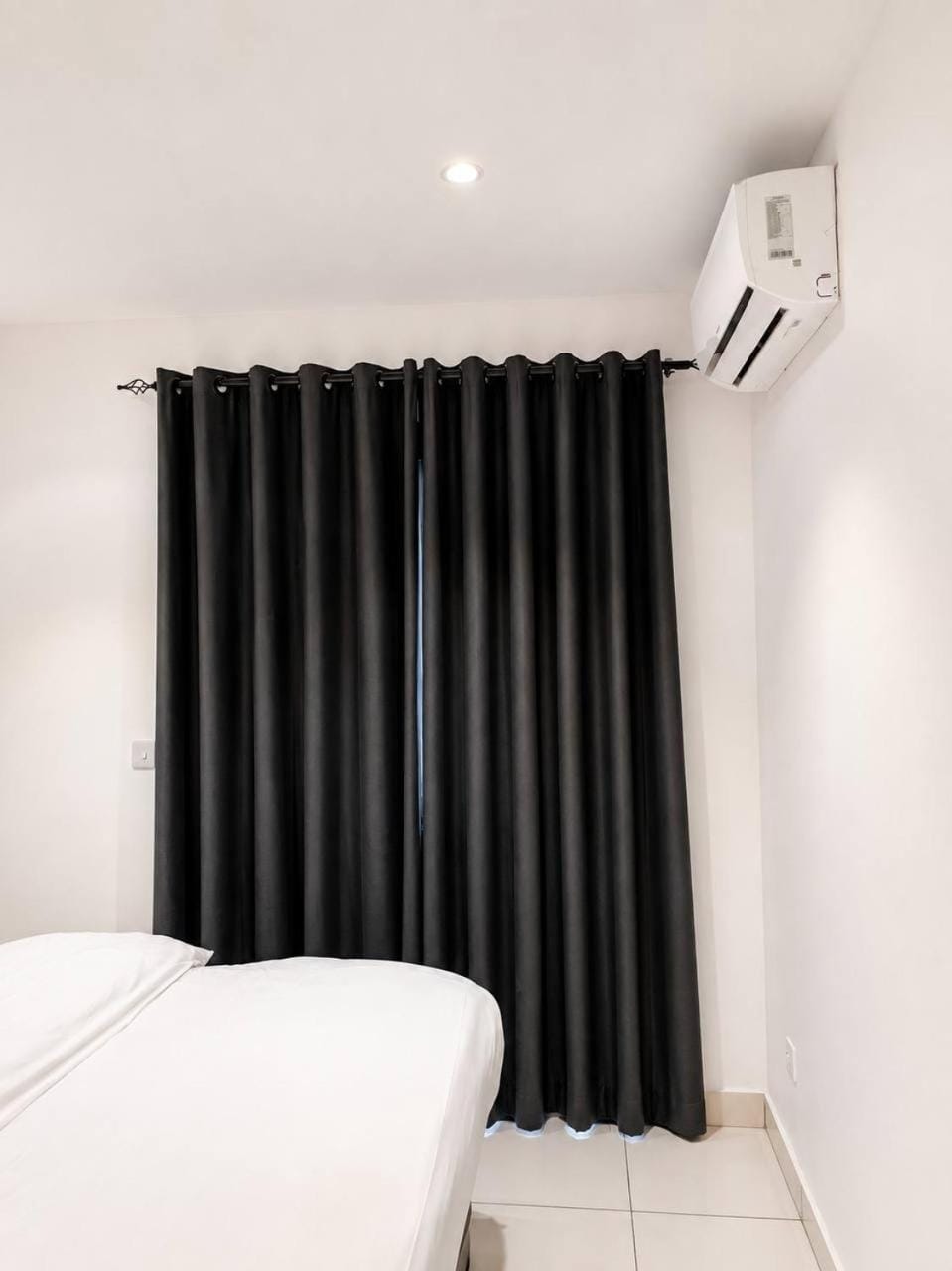 Bedroom, air conditioner