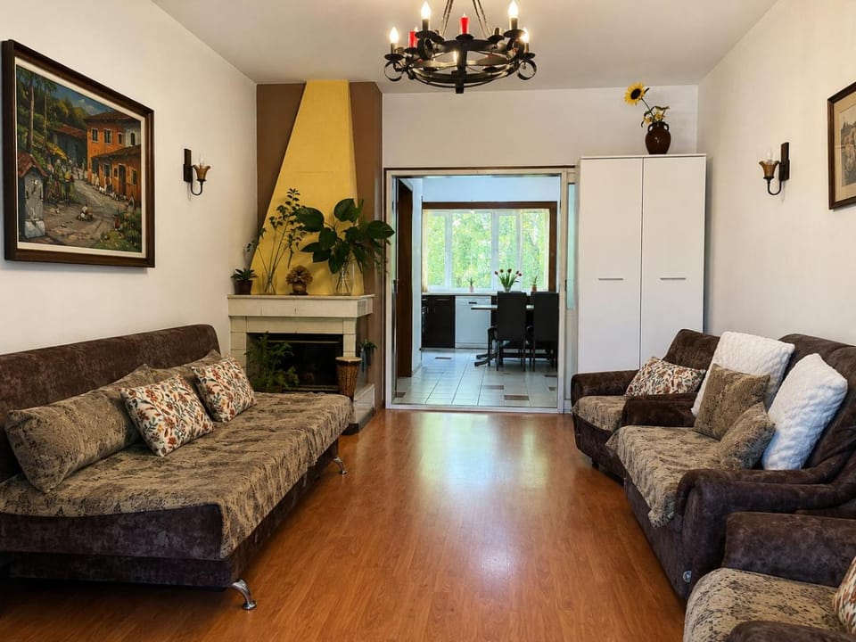 Central Sofia Parkside 3BR 80m2 Fast WiFi Apartment in Sofia