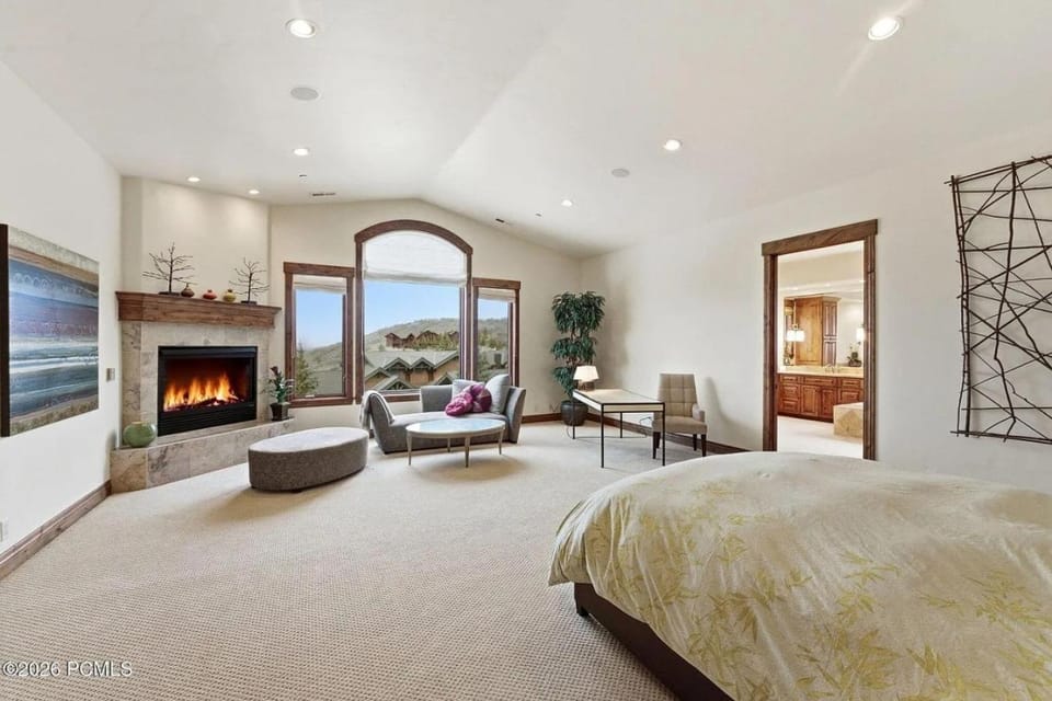 Deer Valley Luxury Lodge with Free Shuttle, Hot Tub, Games House in Park City
