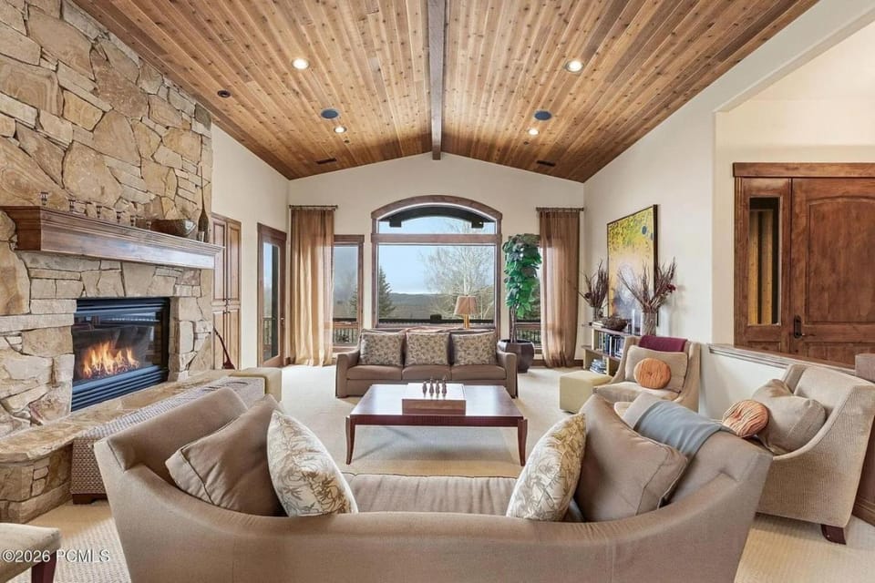 Deer Valley Luxury Lodge with Free Shuttle, Hot Tub, Games House in Park City