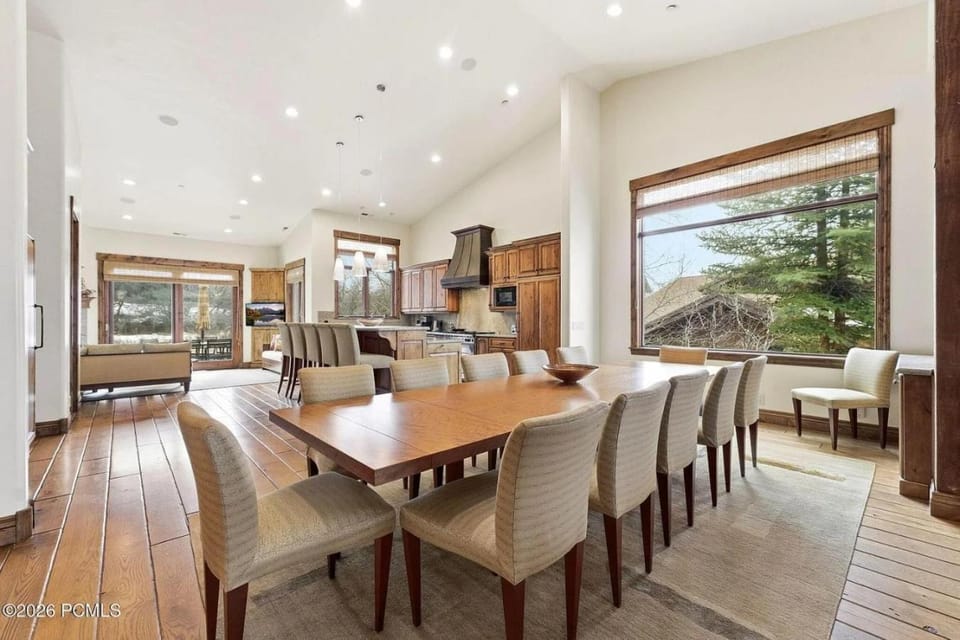 Deer Valley Luxury Lodge with Free Shuttle, Hot Tub, Games House in Park City