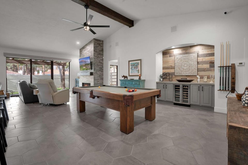Billiard, Living room