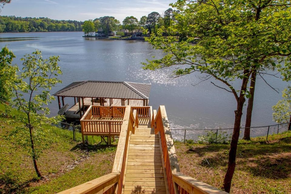 Lakefront House with Hot Tub Dock Game Room House in Garland County
