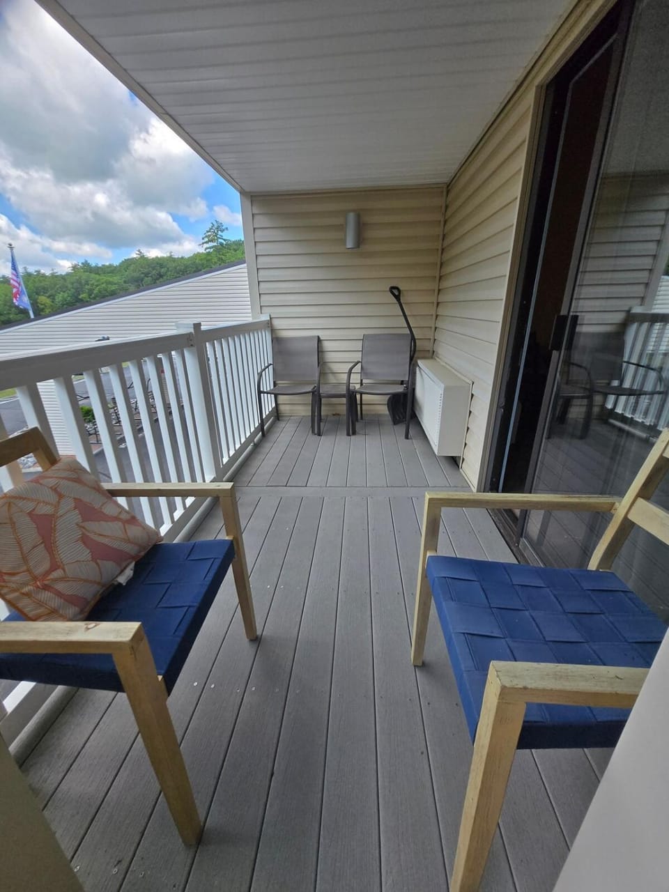 Spacious Family Condo close to Weirs Lake Apartment in Laconia