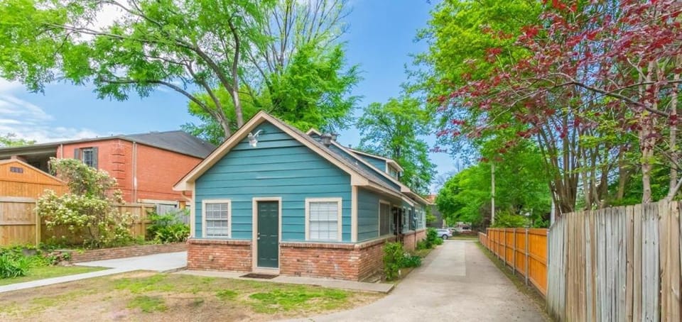 Indulge yourself at The Ivy- 3 bdrm in Downtown LR Apartment in Little Rock