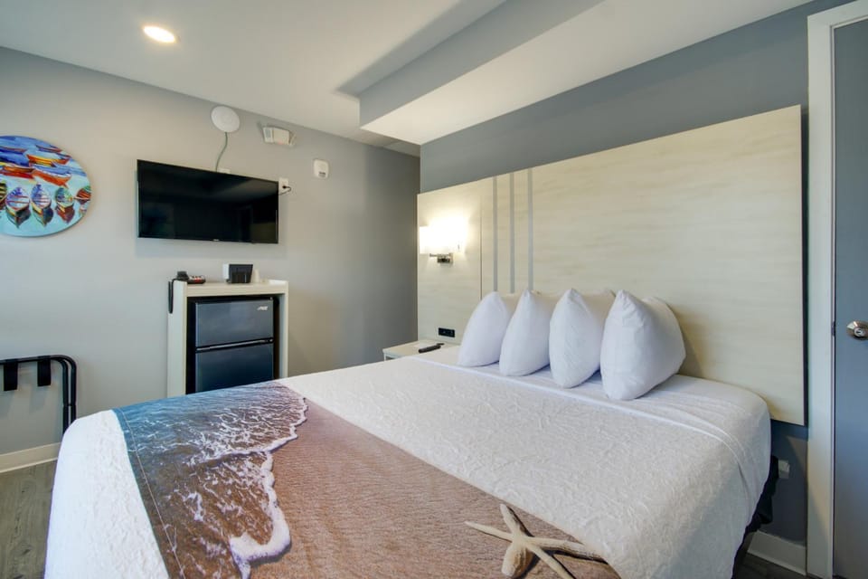 Bed, TV and multimedia, Bedroom