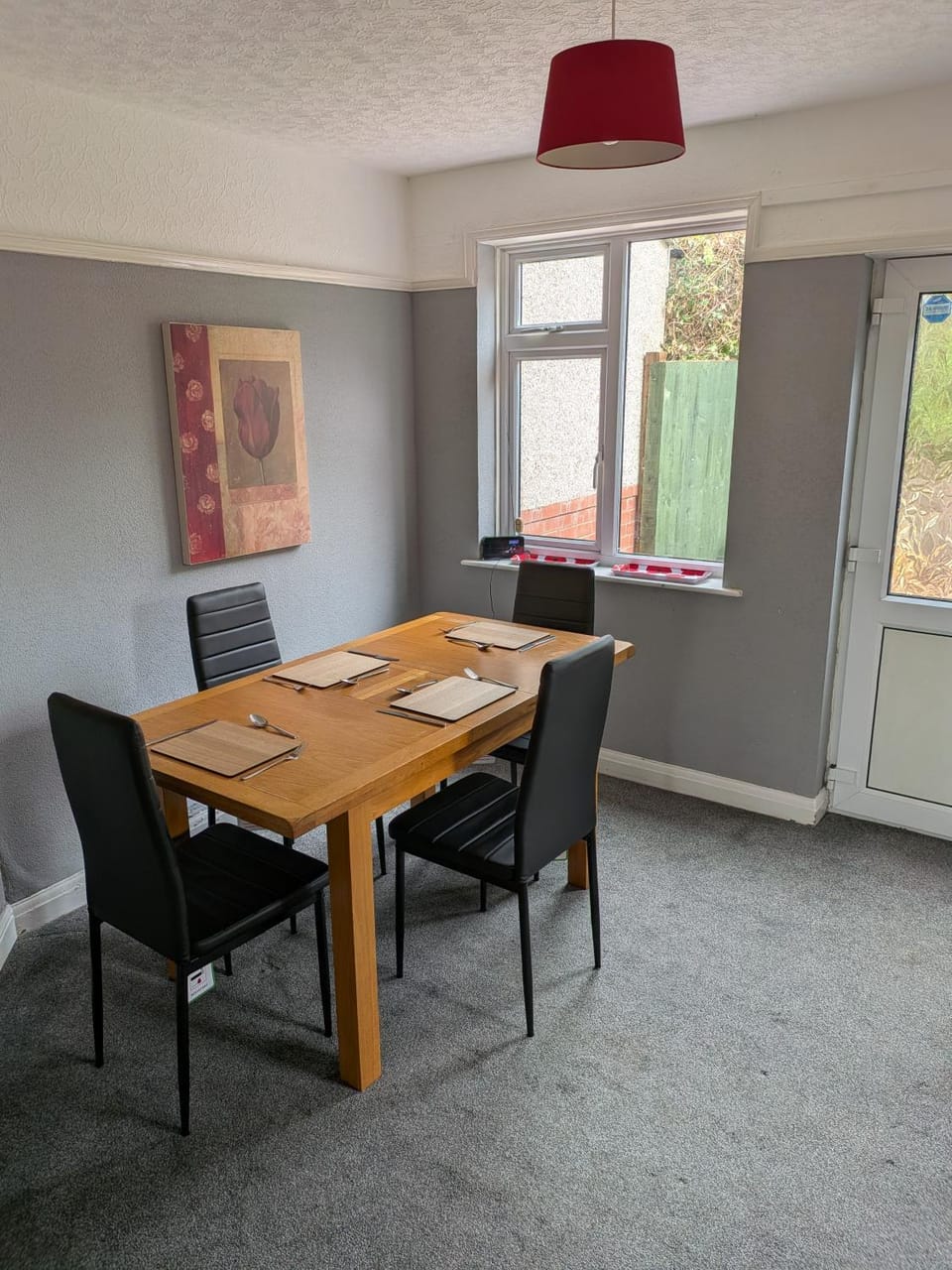 2 bedroom Home near Birmingham airport NEC Amazon A45 M6 Outskirts of Coventry countryside House in Coventry