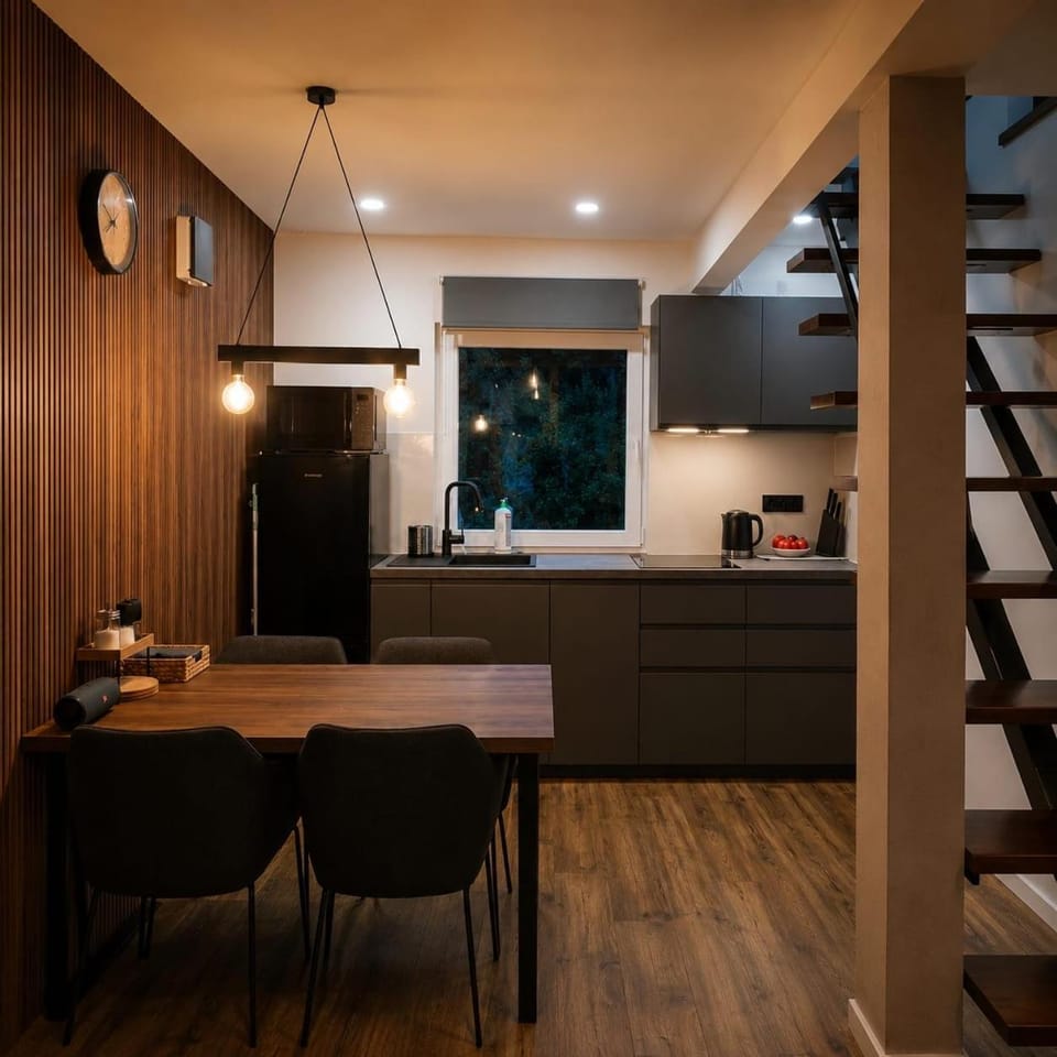 Kitchen or kitchenette, Dining area, oven, pet friendly, stove