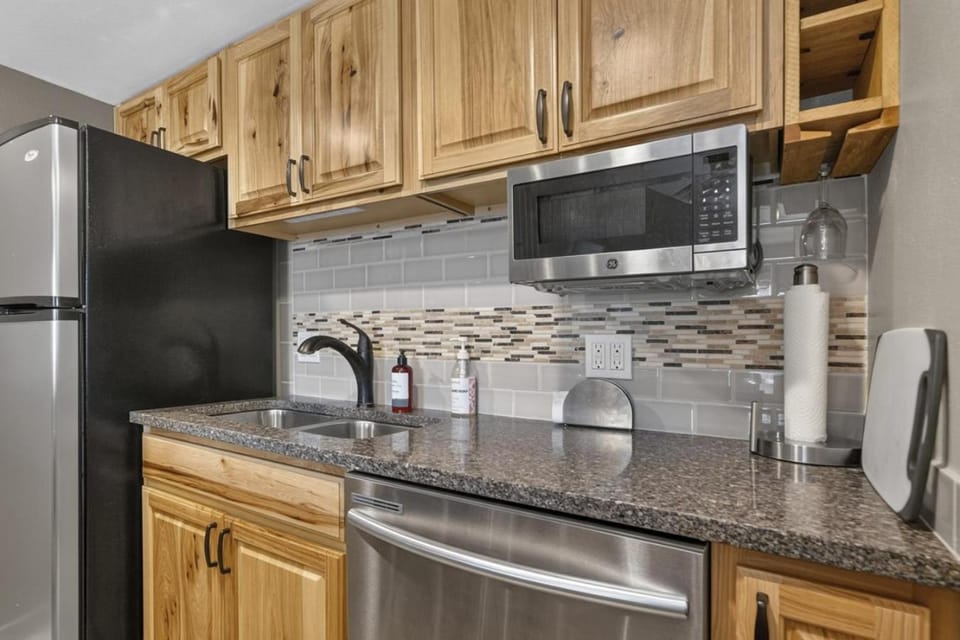 Meadow Ridge Retreat with Pool, Hot Tub and Near Winter Park House in Fraser