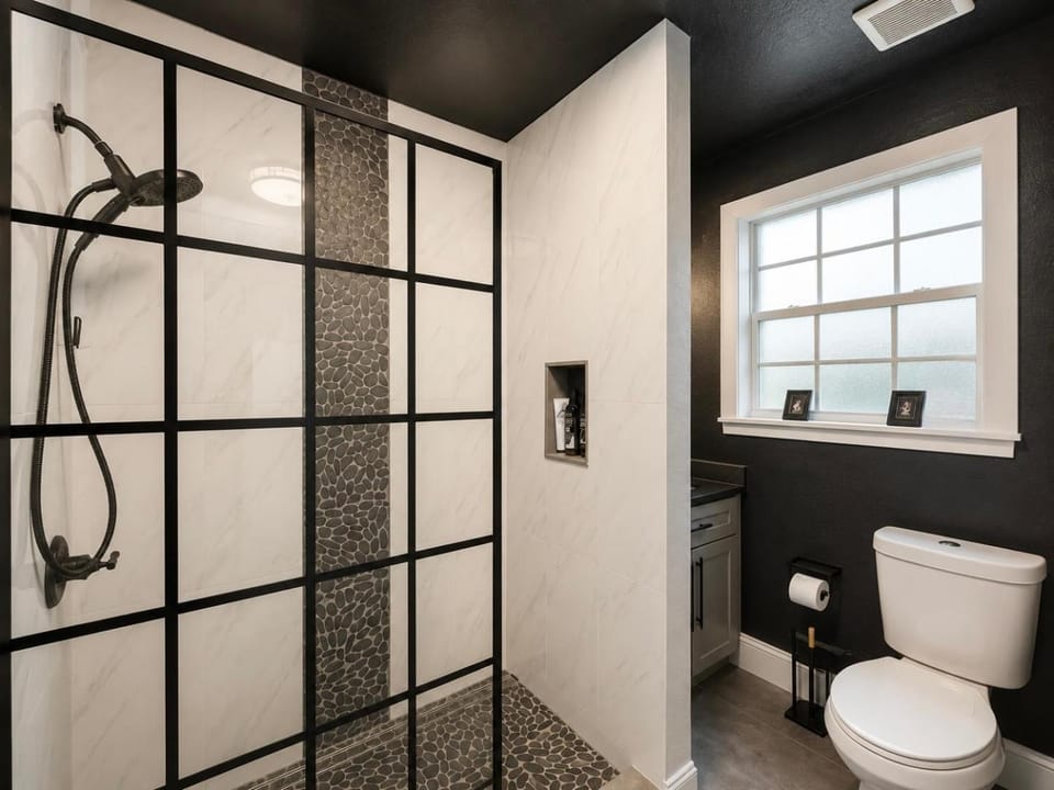 Shower, Toilet, Bathroom